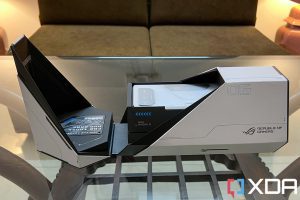 (ویدیو) جعبه گشایی و بررسی ایسوس راگ فون 6 پرو