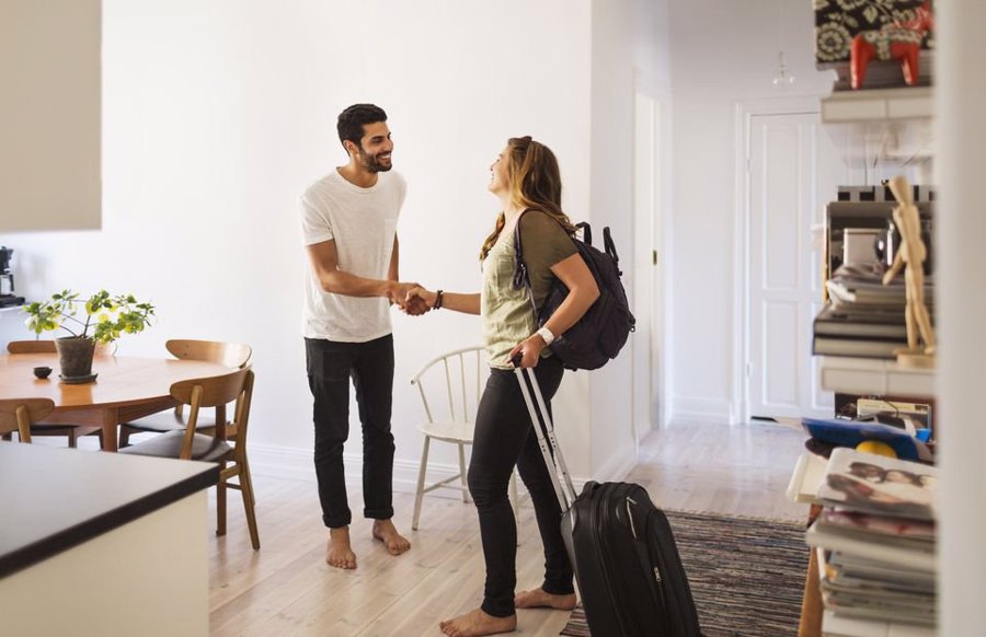چگونه با هزینه کم به کشورهای خارجی سفر کنیم؟ ✈️ راهنمای ایرانیان برای سفر ارزان