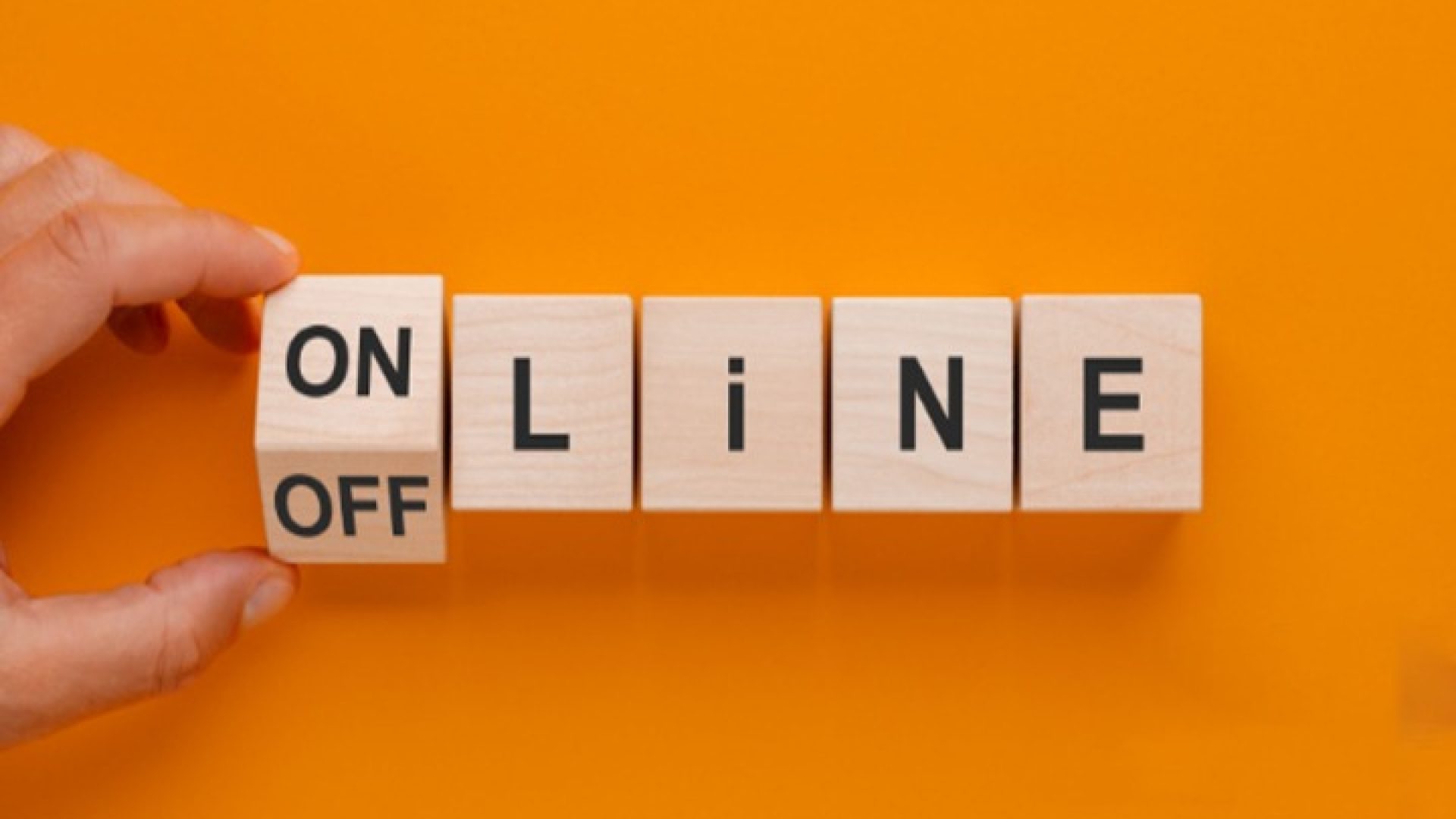 بازی‌های آنلاین یا آفلاین؟ کدام جذاب‌تر است؟