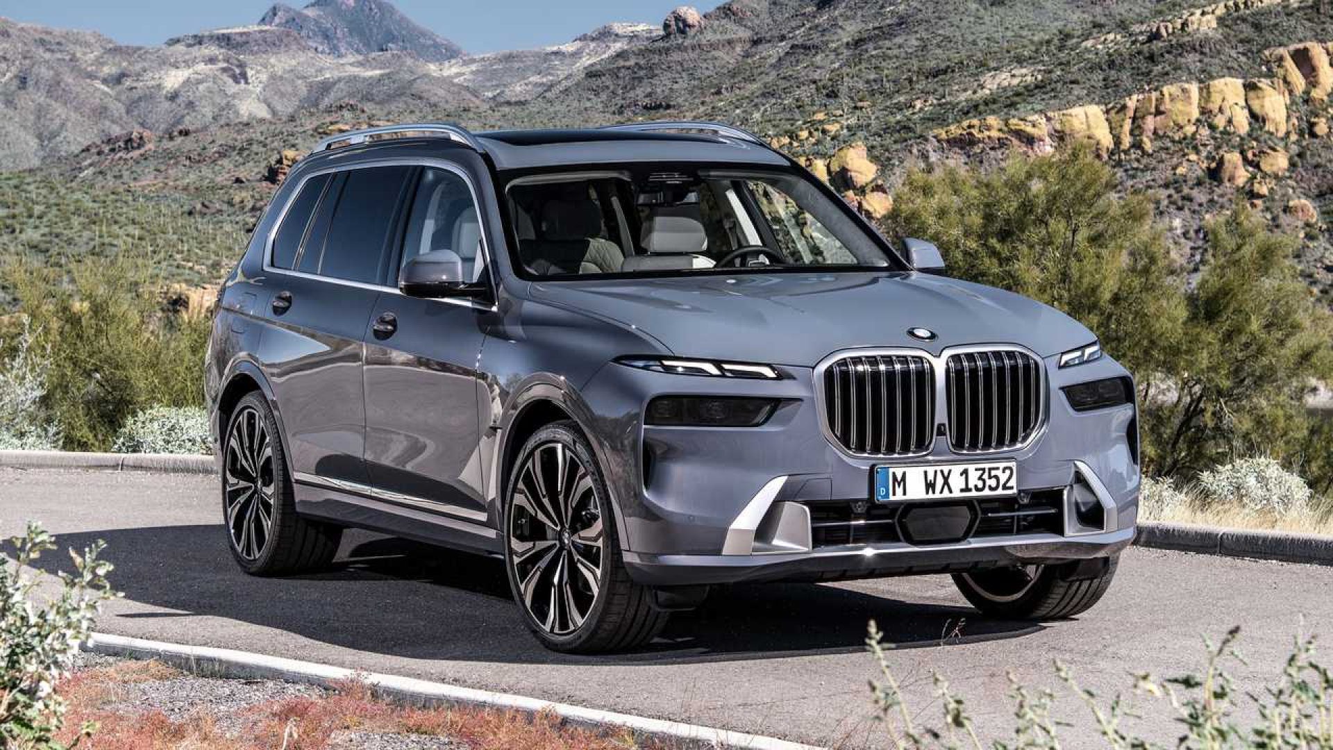 ویدیو | نگاهی به شاسی بلند لاکچری بی ام و؛ BMW X7 مدل 2023