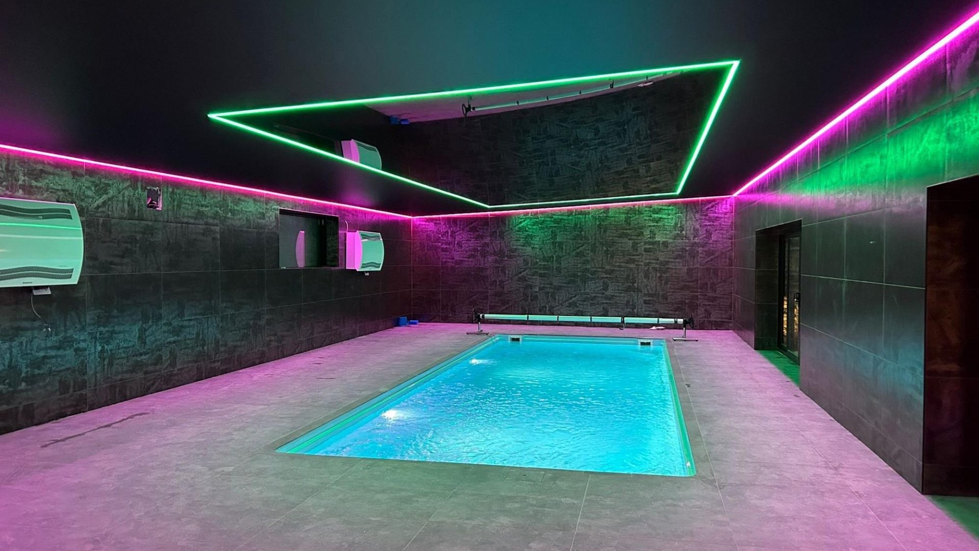 سقف کشسان استخر